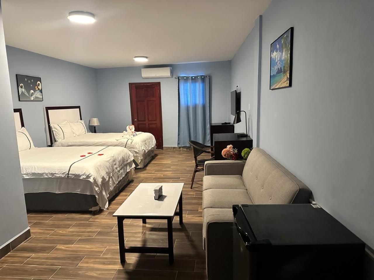 Enjoy Hotel Caye Caulker Buitenkant foto